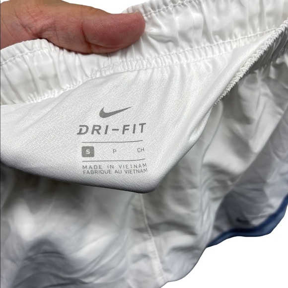 Nike Dri-Fit Lined Shorts Women’s Size Small - Picture 2 of 4
